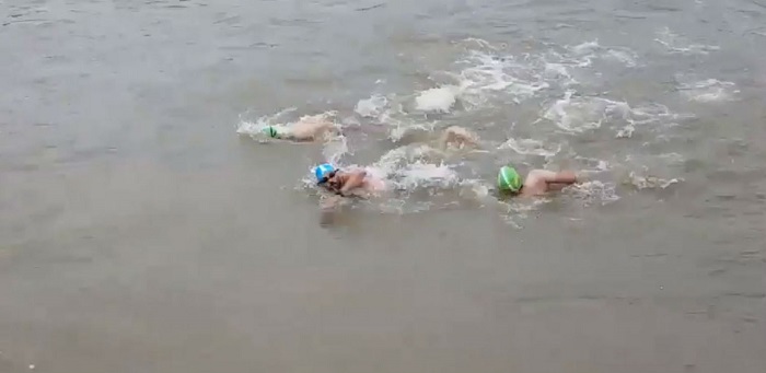 Paris is so flooded, people now appear to be swimming in the streets
